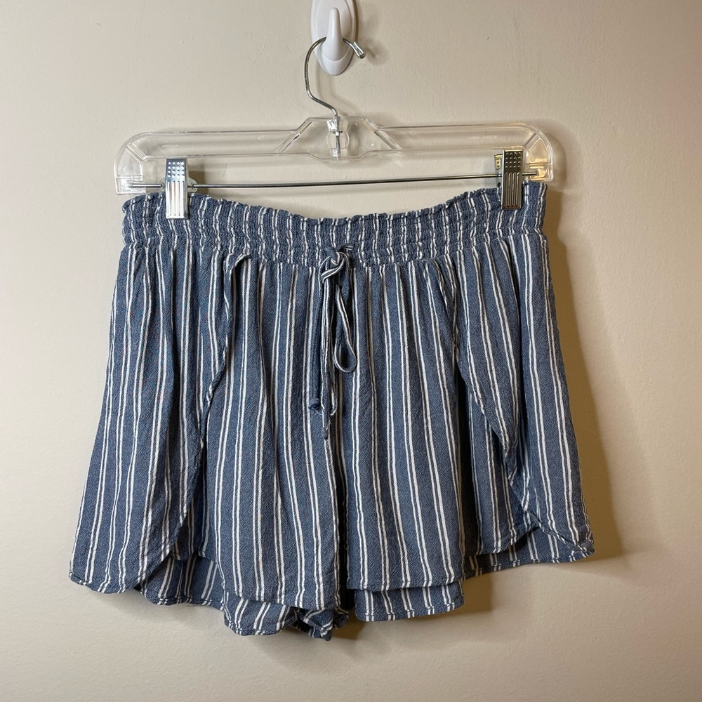 American Eagle Flowy Blue and White Striped Shorts Spring Summer
